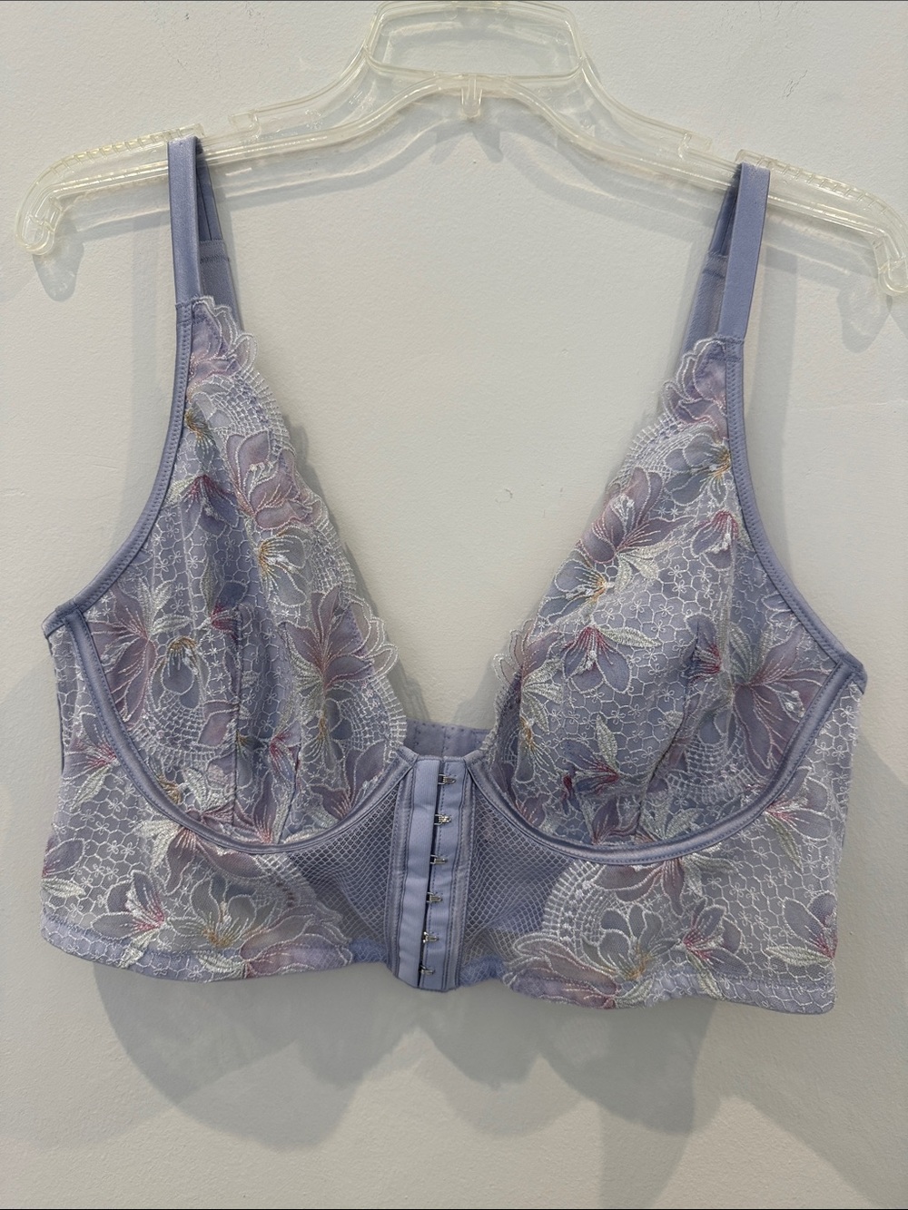 Victoria Secret
Lavender Floral Lace Bralette